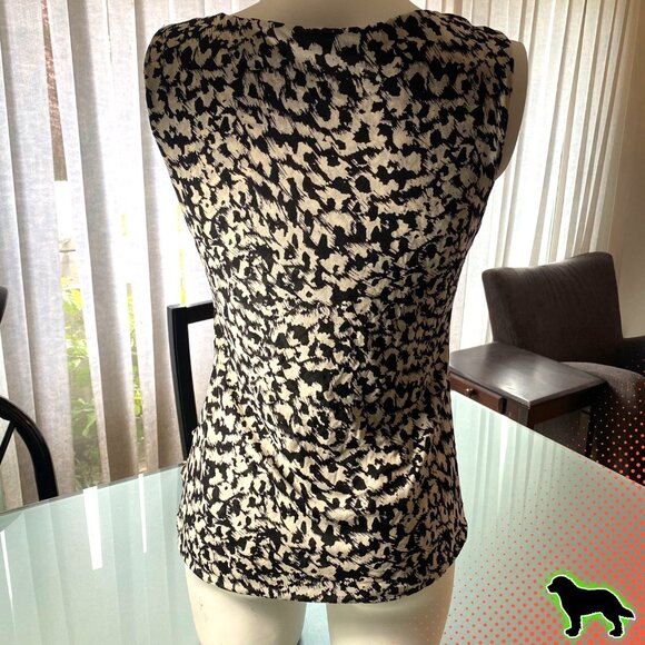 Halogen Black and White Printed Sleeveless Top Size M Medium Ruched Like NEW - Picture 2 of 4
